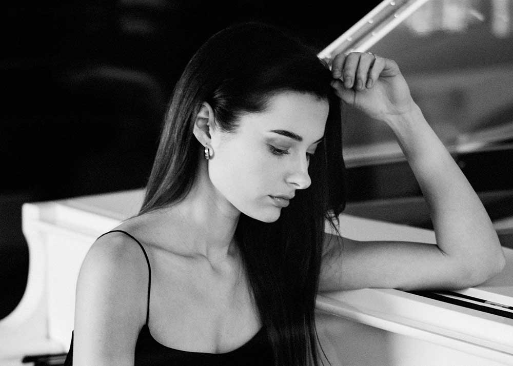 la pianista KATRINA SUROVECA 1